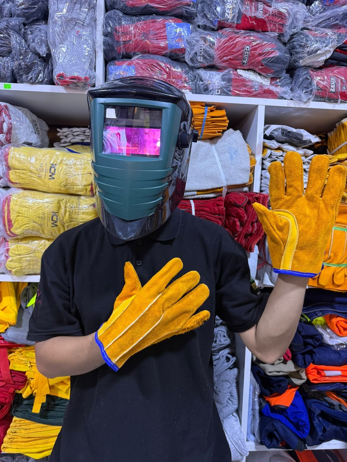 Guante cuero res amarillo modelo Maquinista